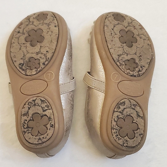 Cherokee Champagne Metallic Baby Toddler Girls Size 7 Shoes - Picture 10 of 10